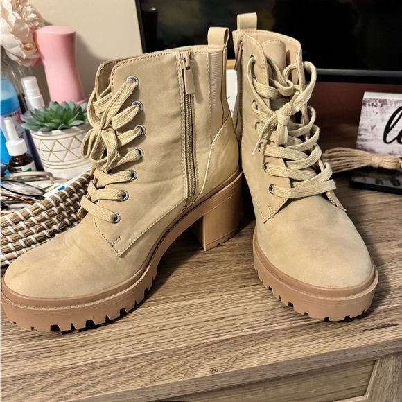 SOLD SOLD SOLD Torrid size 9 wide boots - Picture 6 of 8